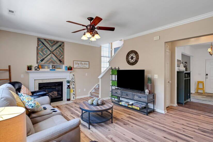 5 Bedroom Home Fence Hot Tub Park Arcade