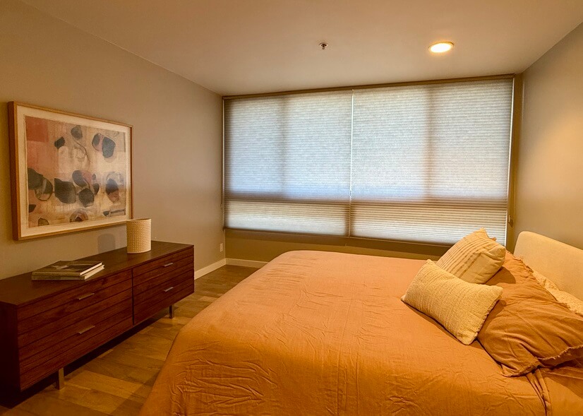 Specious bedroom with walk in closet