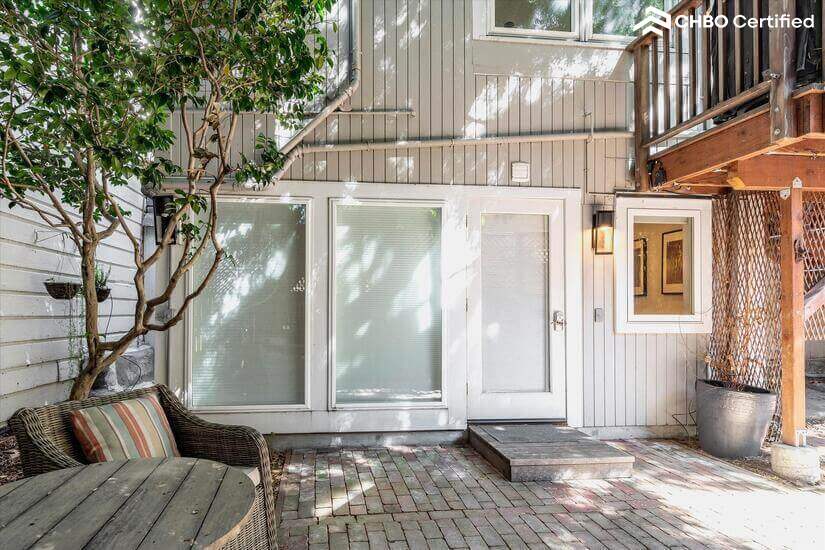 Single Family Home in North Beach