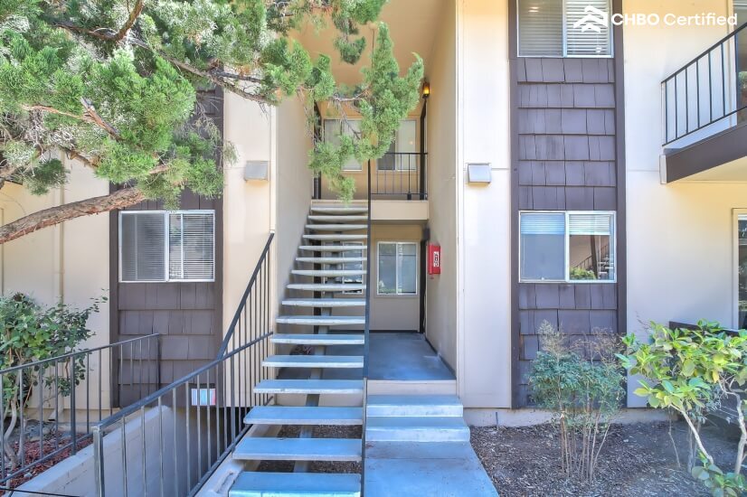 Luxury Executive Condo - New Renovation