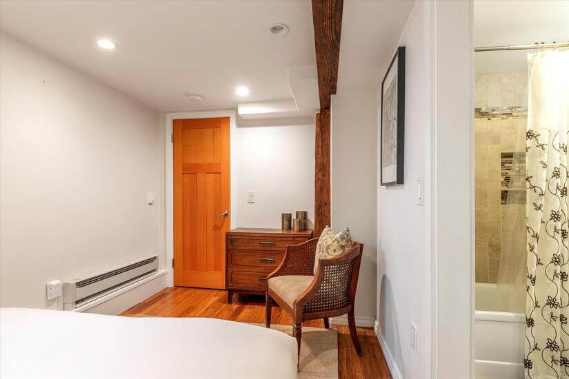 Single Family Home in North Beach