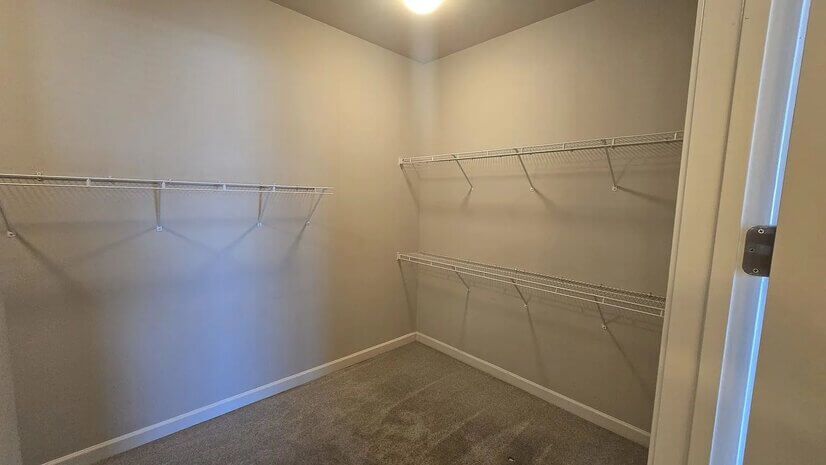 711 Cosmopolitan Dr NE 813