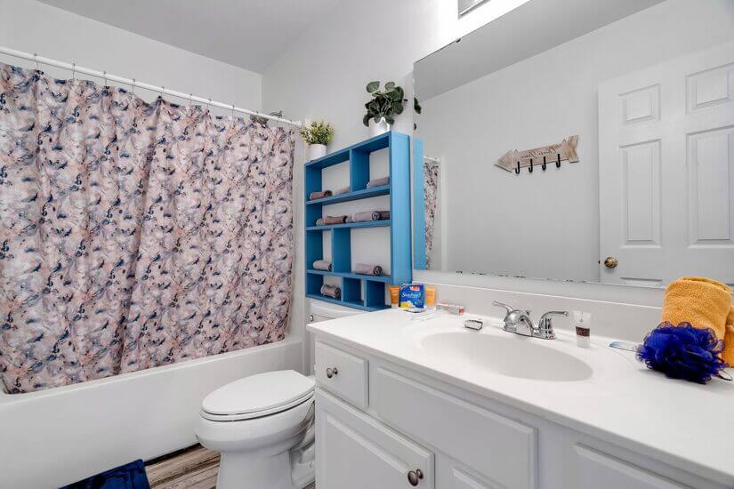 5 Bedroom Home Fence Hot Tub Park Arcade