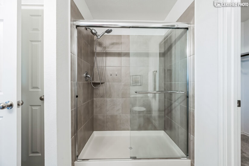 King suite shower with upgraded shower head