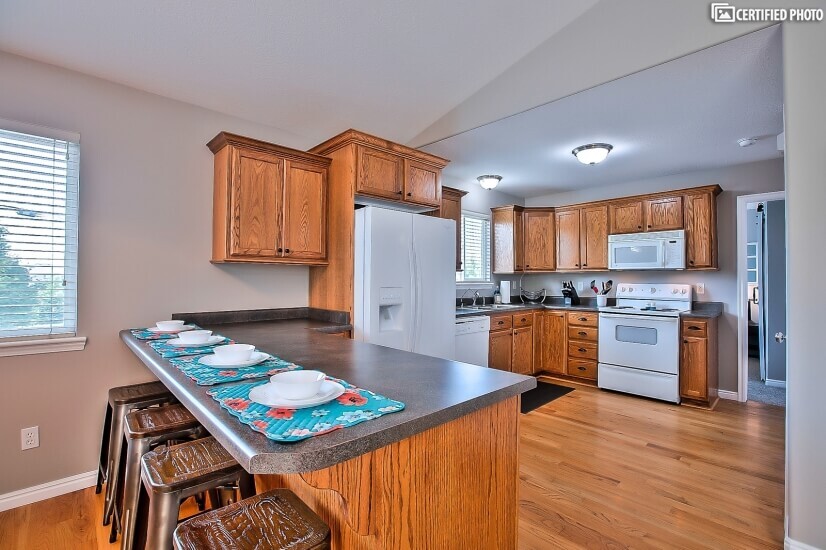 Large, fully equipped kitchen.