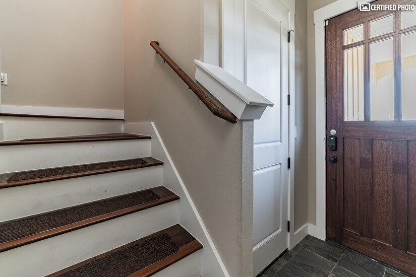 Wide stairwell for easy access