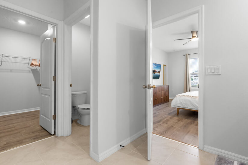 Primary suite closet