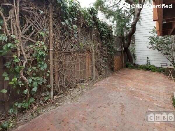 Single Family Home in North Beach