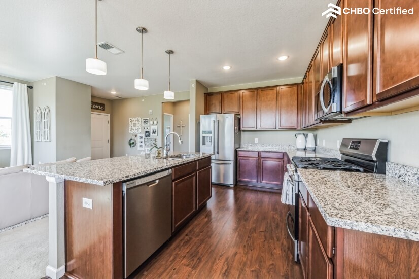 Furnished Midterm Rental 2 bd Condo