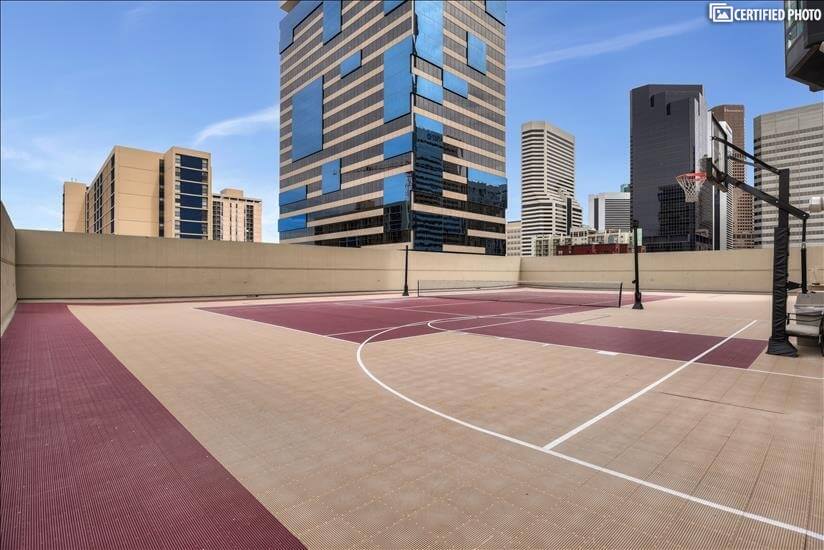 Tennis/basketball court