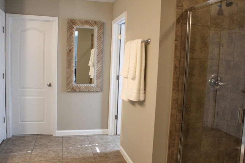 Master Bathroom w/WIC