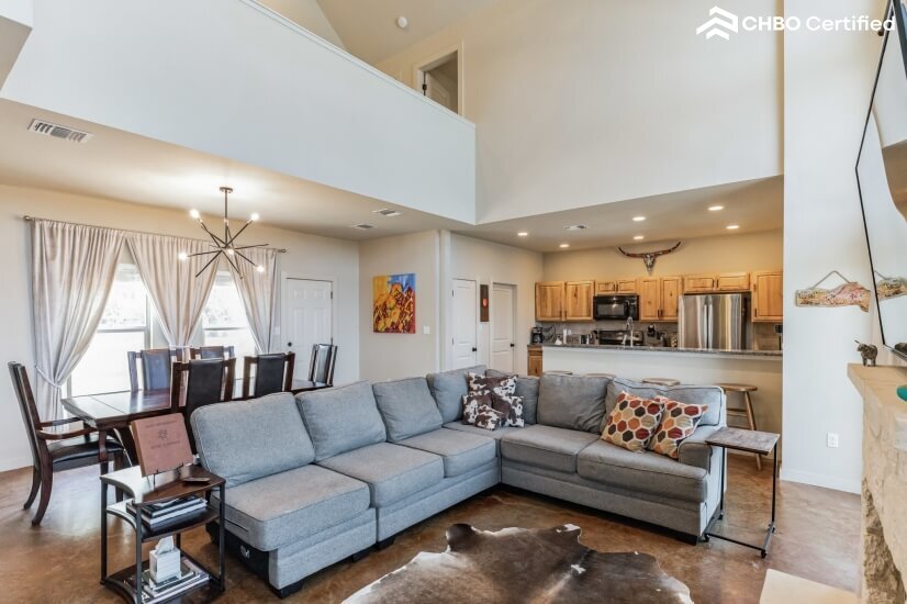 Peaceful Hill Country Furnished Home