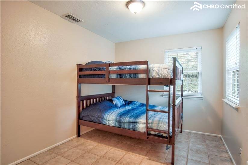 3rd bedroom w/full size bunk beds