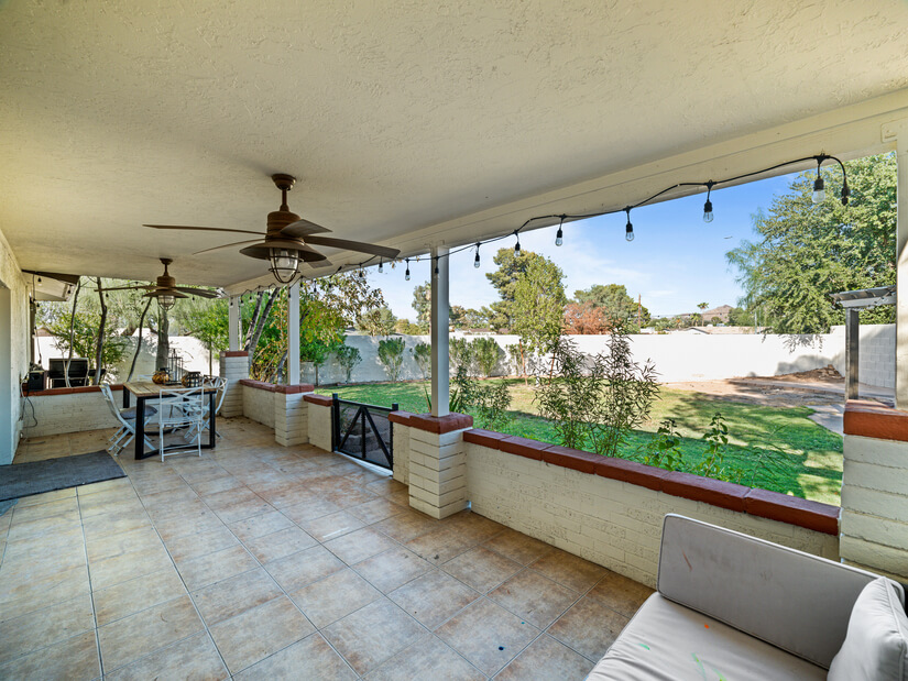 Large secondary patio