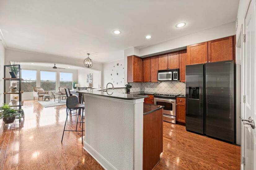 Furnished Lakeside Condo