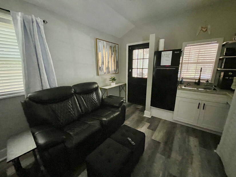 Beautiful Tiny House Cottage near Beach 