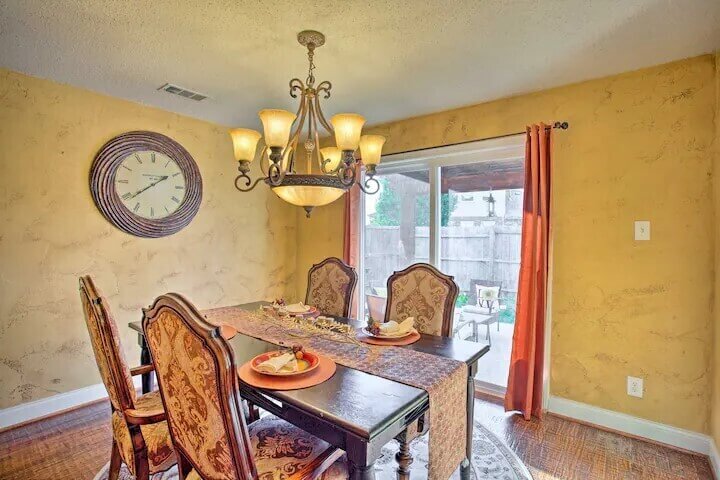 Elegant Home with Pool Gym 04mi to Lake