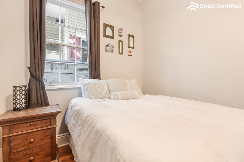 Furnished Lower Garden District Condo