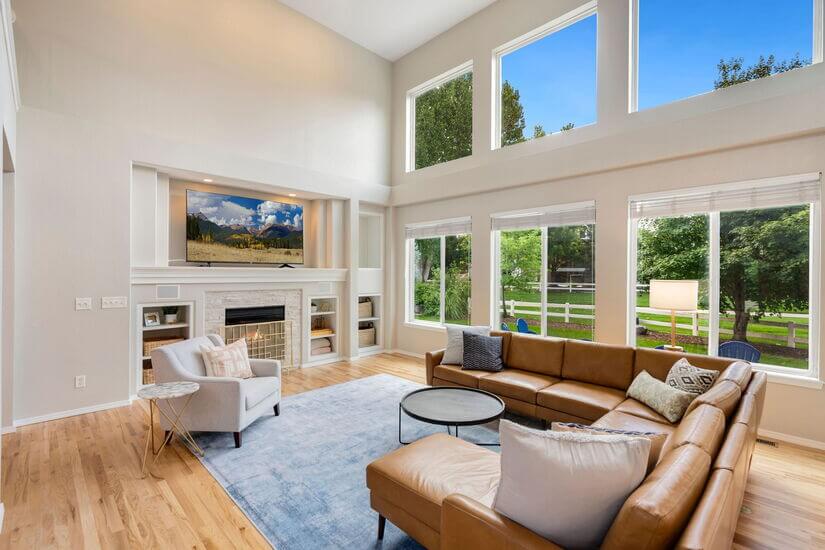 5 Bed 4 Bath Near Harmony Corridor