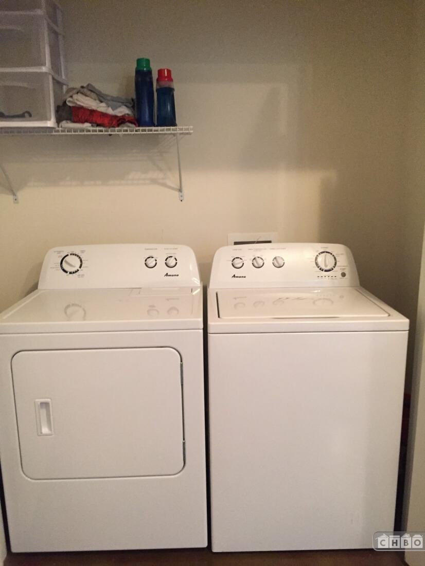 Washer/Dryer on first floor