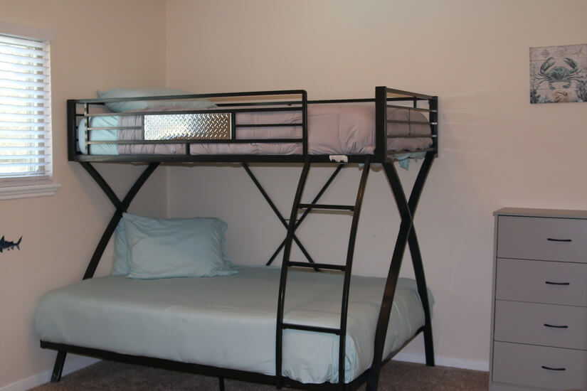 Full over twin bunk bed