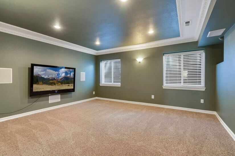 5 Bed 4 Bath Near Harmony Corridor