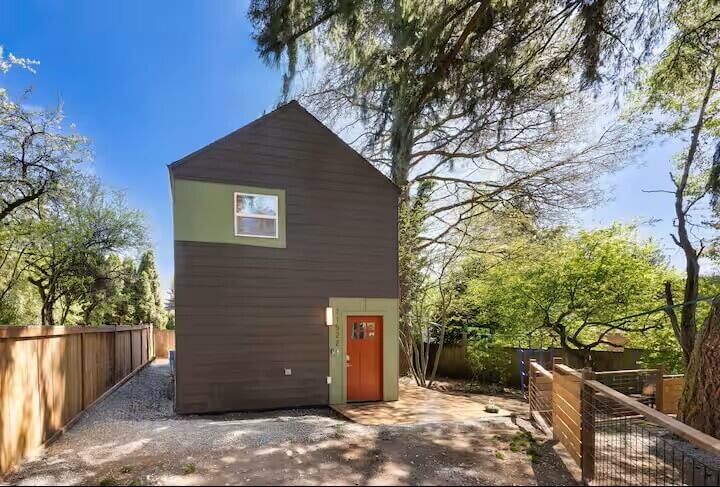 Turnkey 2BR Furnished Home Near UW