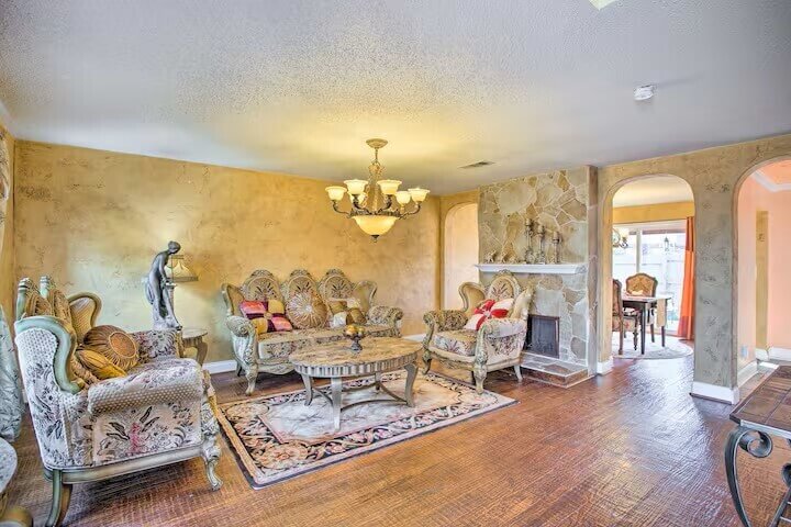 Elegant Home with Pool Gym 04mi to Lake