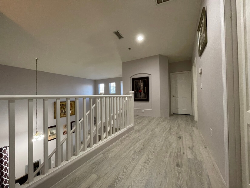 Upstairs hallway (2)