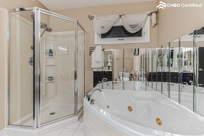Master Bathroom Jacuzzi