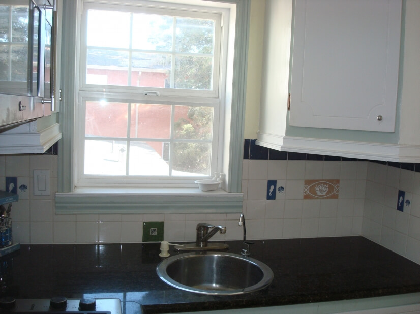 Kitchenette sink with filtered water dispense