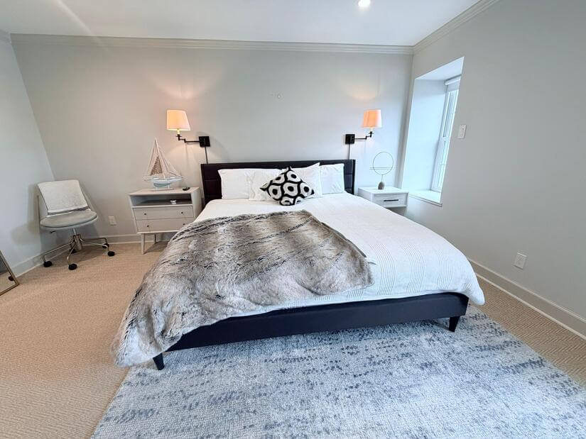 King size bed