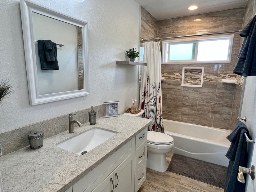 Hall Bathroom with Shower over Tub