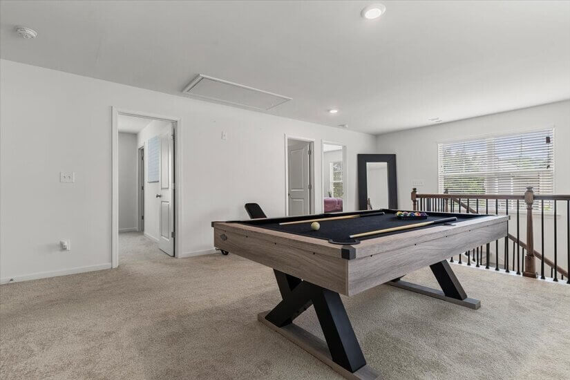 Loft/Pool Room Photo
