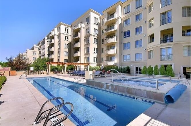 Two pools and a hot tub for your relaxation!