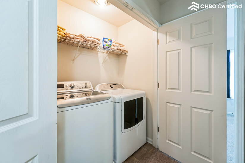 Detergent and extra sheet