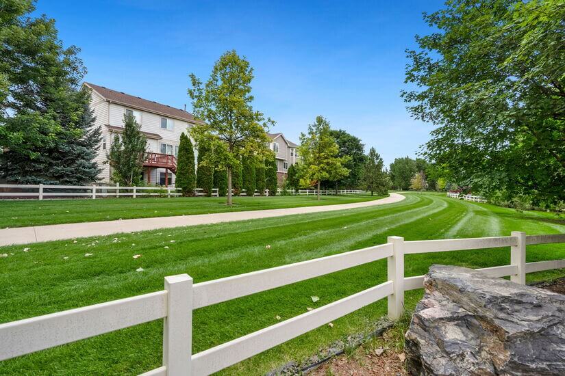 5 Bed 4 Bath Near Harmony Corridor