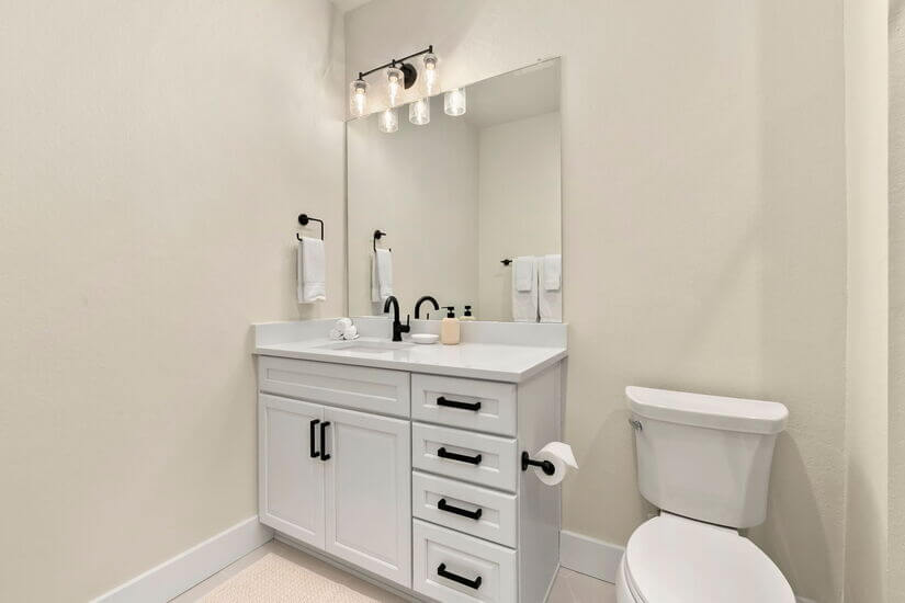 4 Bedroom 4 Bath House Office in Sonders