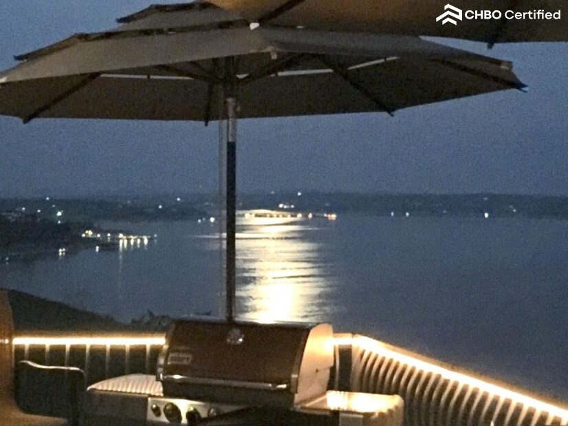 Luxury Lakefront Condo Villa on Travis