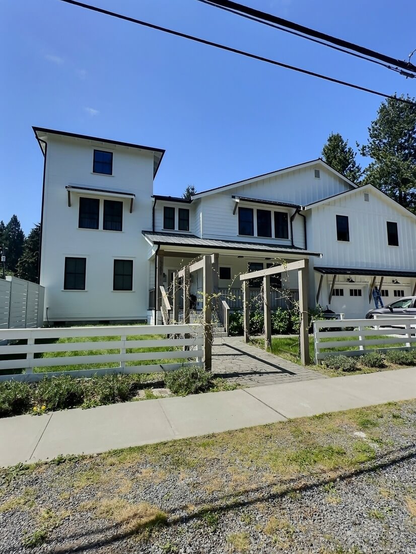 Shoreline Property 5br
