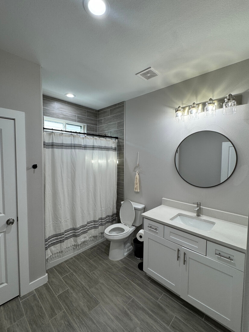 3BR Exec Home Near DT Wax WiFi Garage