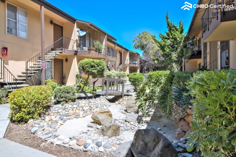 Luxury Executive Condo - New Renovation