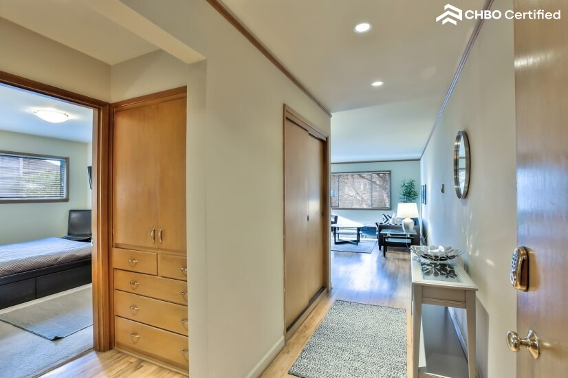 Seattle Furnished 1 Bed Condo