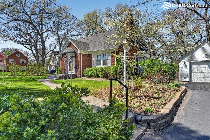 Springtime front garden