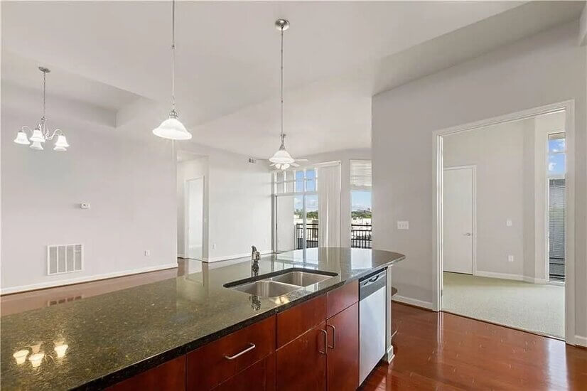 711 Cosmopolitan Dr NE 813