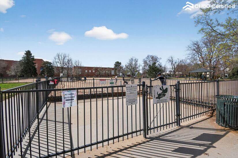 Dog park nearby