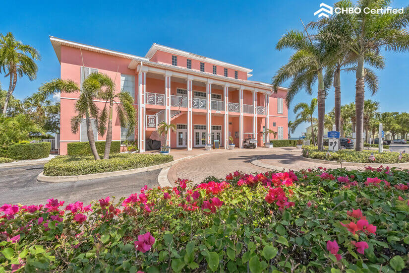 Yacht Club with Full Bar