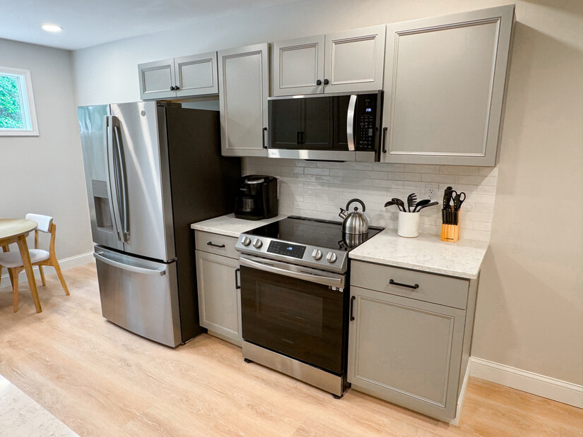 Coffee pot, tea kettle, knives and cooking utensils provided