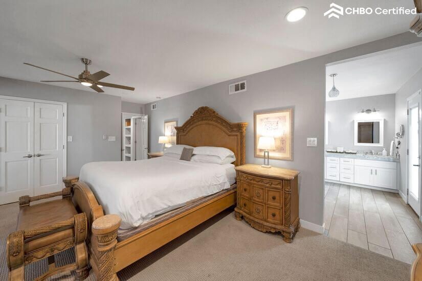 Master bedroom pic 2