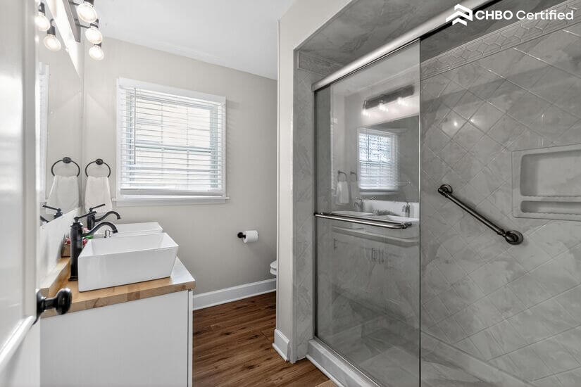 Renovated Quiet Safe Near Everything 